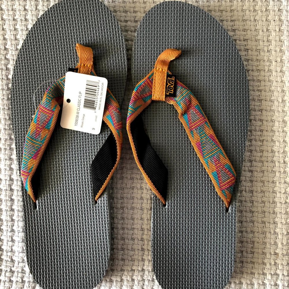NWT Teva Deckers Flip-Flops Orange Women's 9.